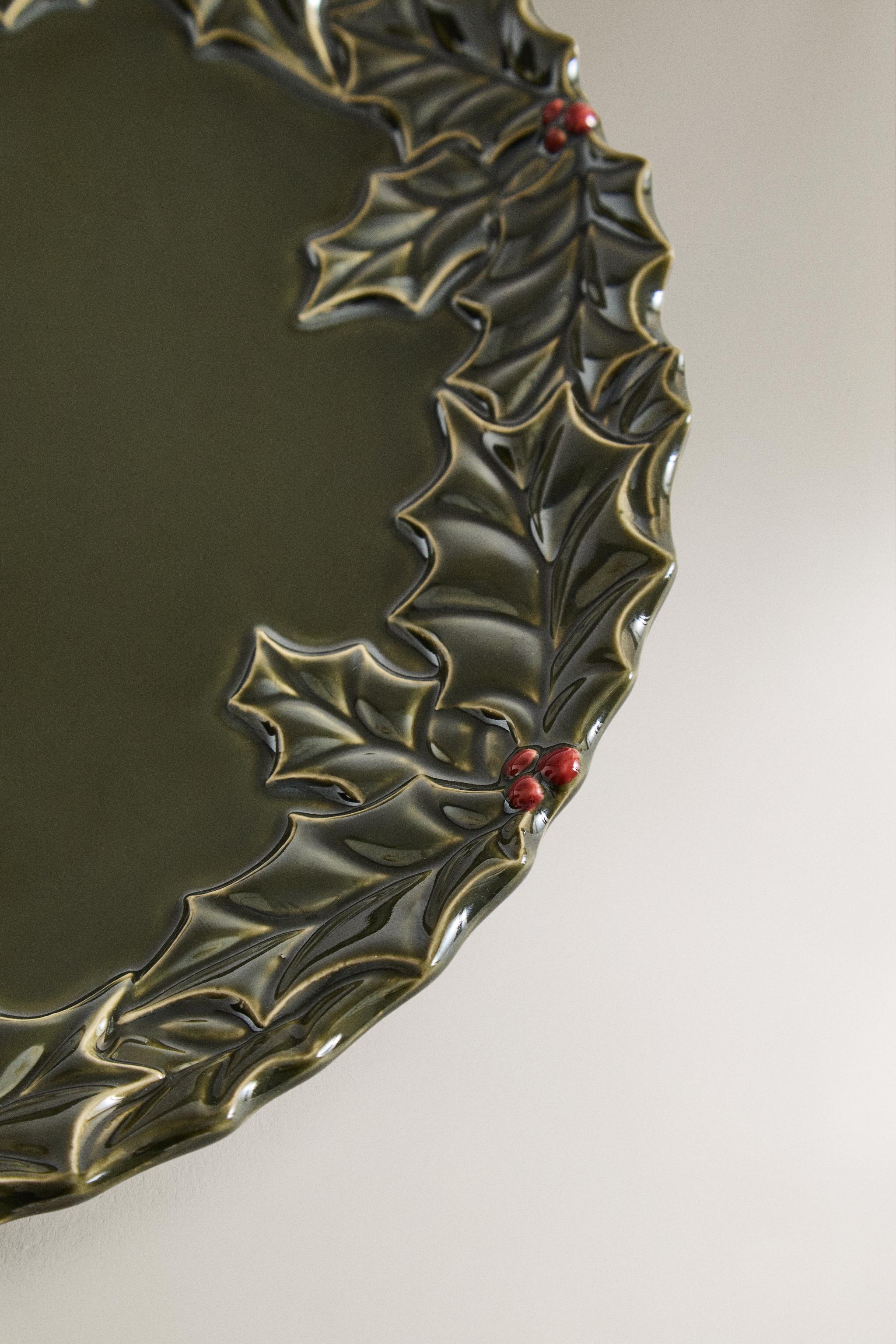 CHRISTMAS PORCELAIN HOLLY LEAF SERVING DISH